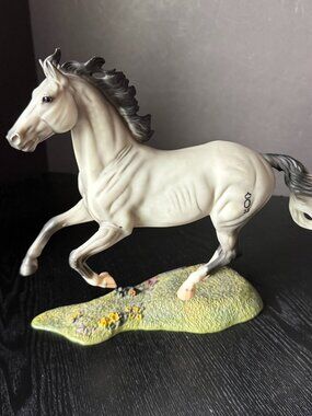 Breyer Horse #1200 IDEAL OLDENBURG STALLION - Show Jumper Warmblood Gray